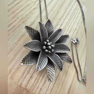 Vintage Shiana 925 Sterling silver 3D
mountain star flower pendant necklace